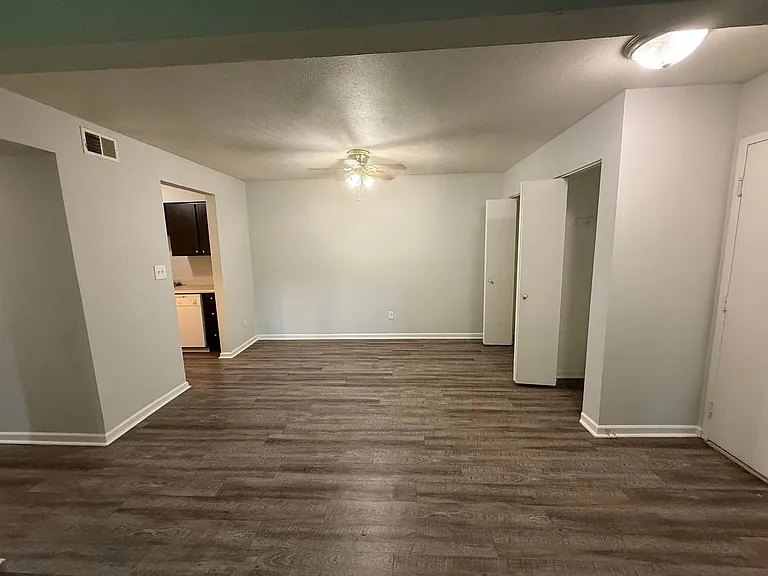 Foxfire West Apartments — Photo 11
