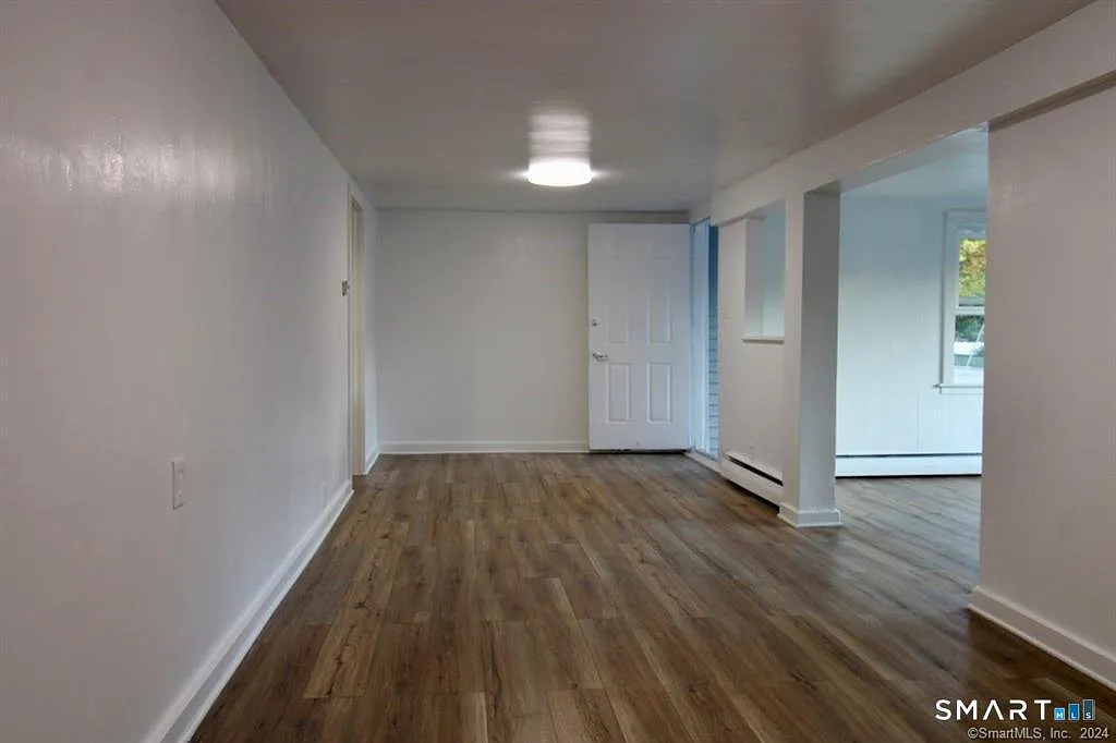 2 bed, 1.0 bath, 1000 sqft, $2,060 — Photo 2