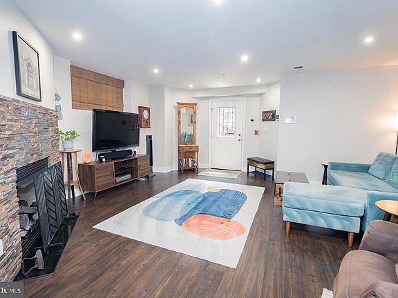 5th image of 1459 Harvard St NW APT 1