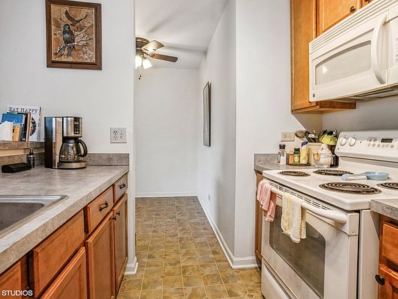 5th image of 213 Glengarry Dr APT 110
