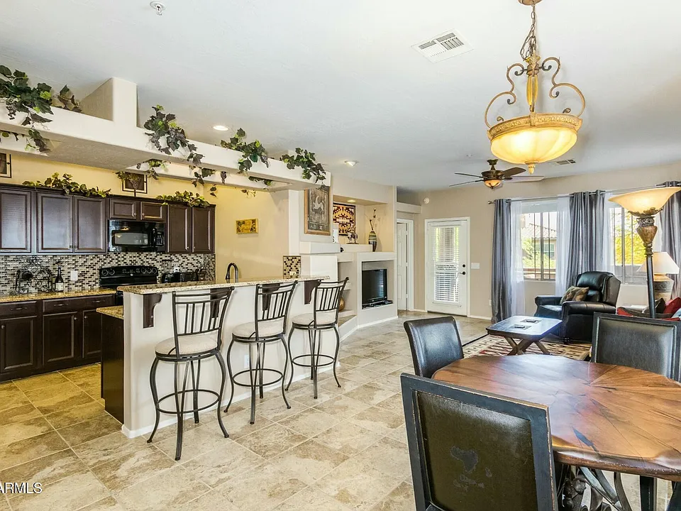 11500 E Cochise Dr #2041