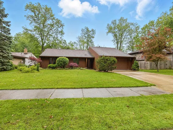 1806 Duprey Dr, Fort Wayne, IN 46815