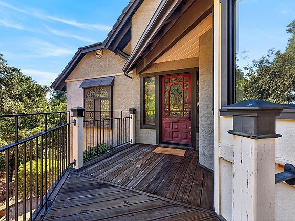 3rd image of 2591 Del Rosa Avenue