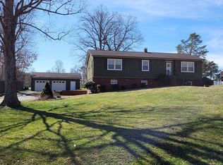 137 Pinecrest Ct, Taylorsville, NC 28681