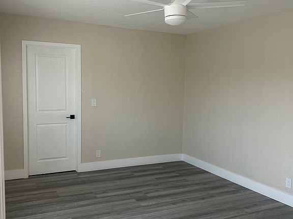 5th image of 2541B E Walnut St