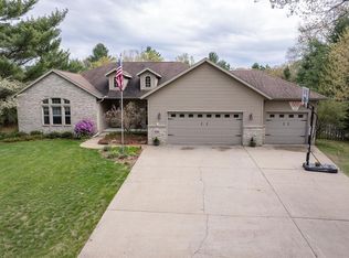 1945 Woodgate Ln, Mosinee, WI 54455