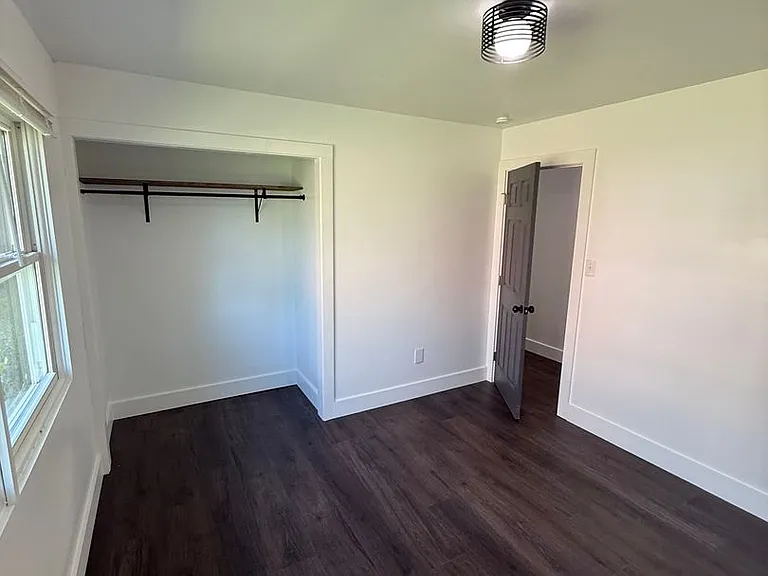 135 Grandview Ave — Photo 40