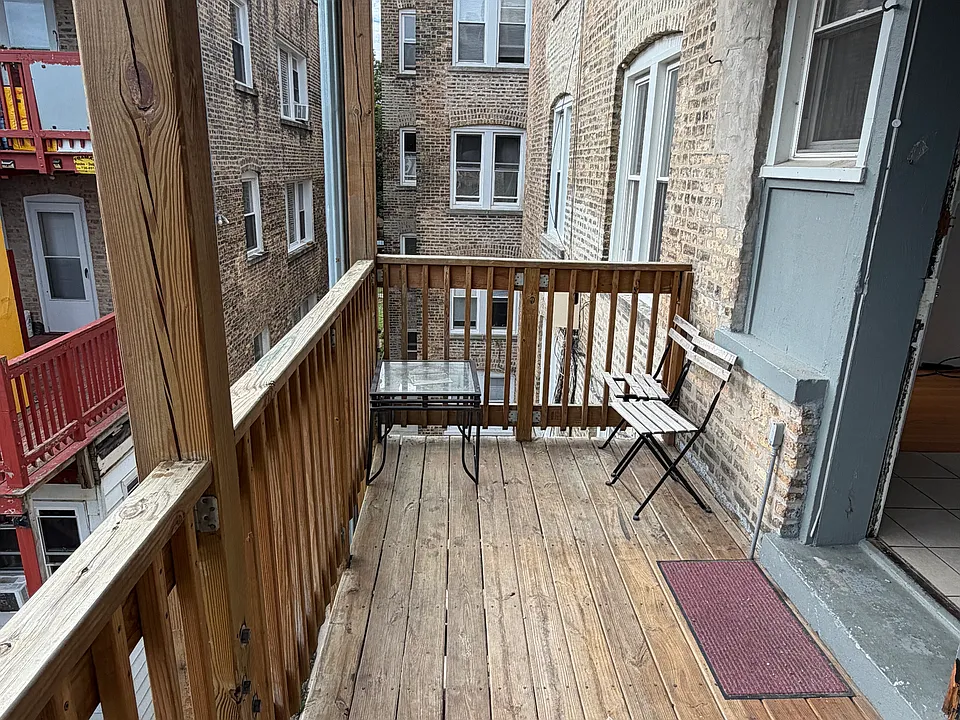 7433 N Seeley Ave #2