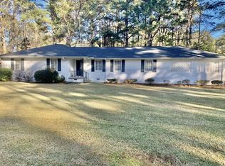 1110 Friar Tuck Rd, Starkville, MS 39759