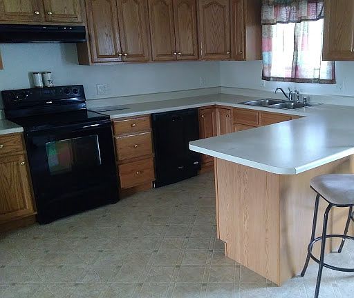 2nd image of 500 Plum St