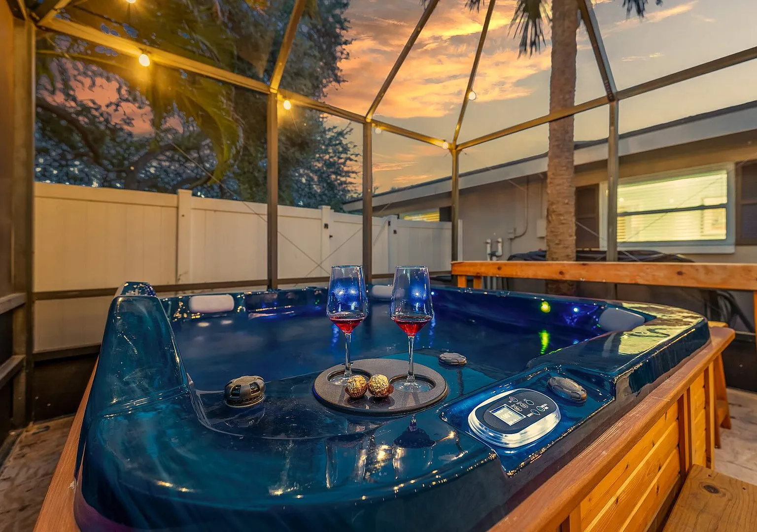 Bayview Oasis - Pool, Hot Tub & Pet Friendly! — Photo 2