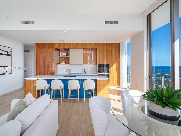 2655 S Bayshore Dr #1911 — Photo 9