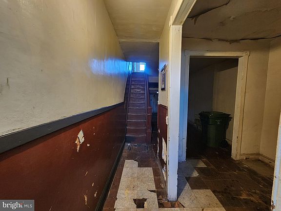 4th image of 2552 Boyd St