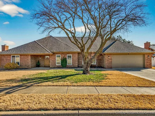 2924 Claremont Dr, Bartlesville, OK 74006