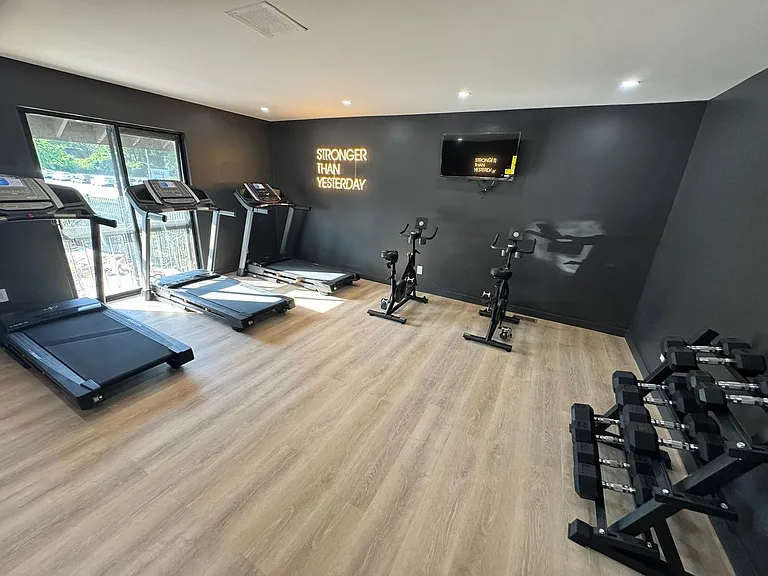 240 Chapel Ridge Dr — Photo 15