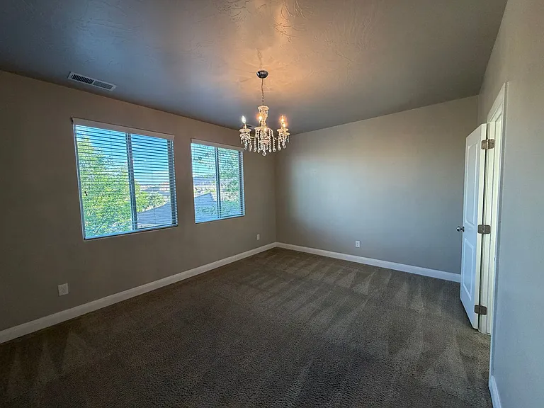 469 E Barcelona Dr — Photo 10
