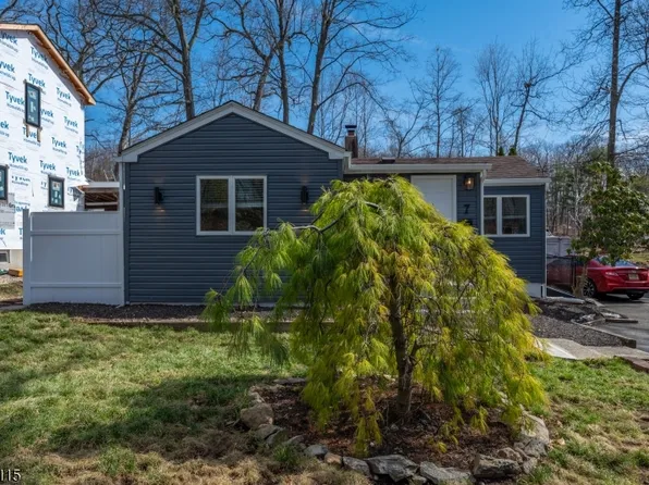 7 Pine St, Jefferson Twp., NJ 07849