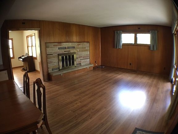 4th image of 2916 Township Road 749