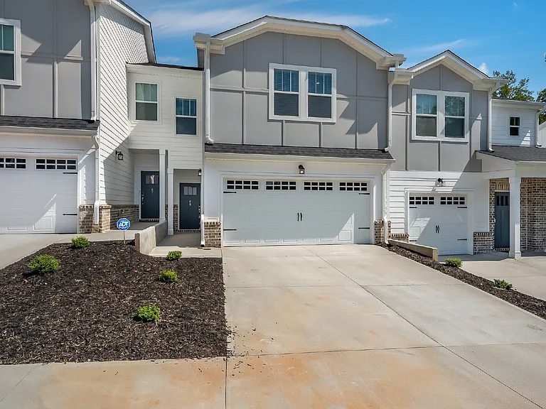 69 Galley Ln — Photo 1