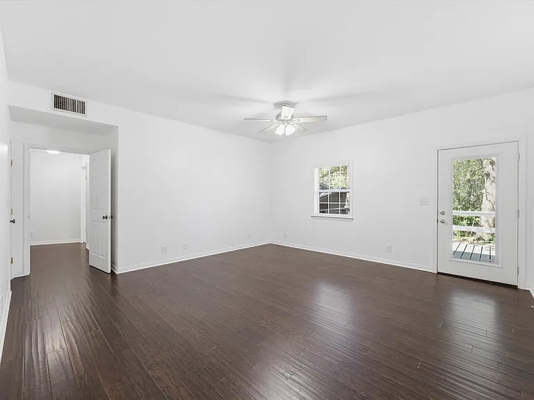 1025 Burchbury Trl — Photo 5