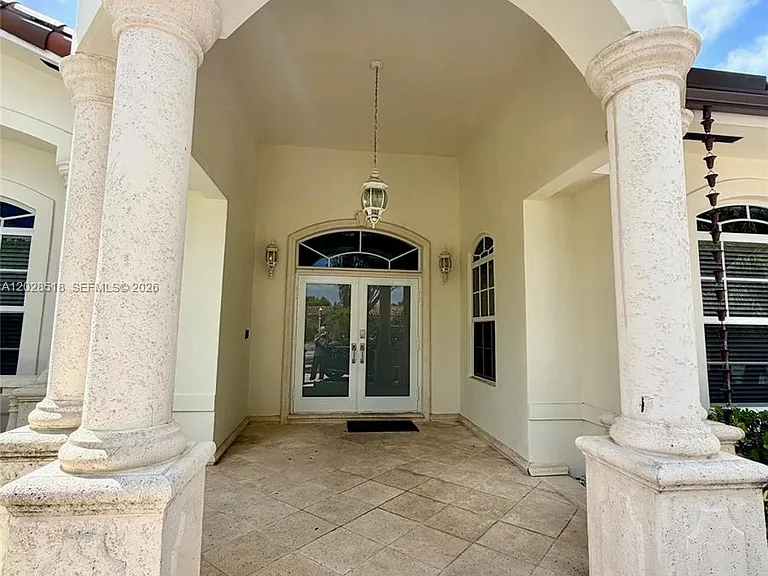 9444 SW 78th St — Photo 2