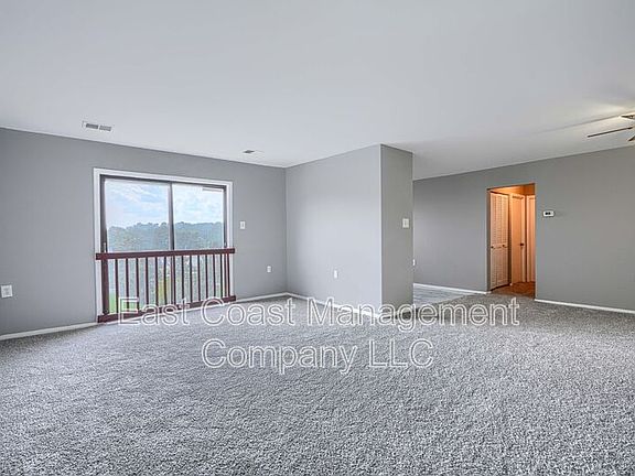 4th image of 3928 Rolling Rd #10