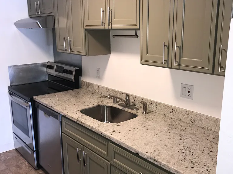 1501 Ralston Apartments — Photo 15
