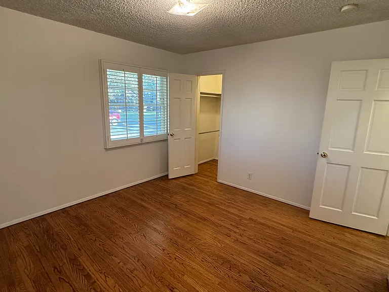 645 N Michigan Ave — Photo 25