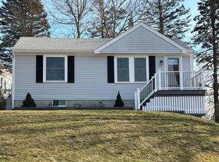 16 Town Neck Road, Sandwich, MA 02563