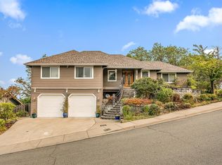 1520 Panoramic Loop, Grants Pass, OR 97527
