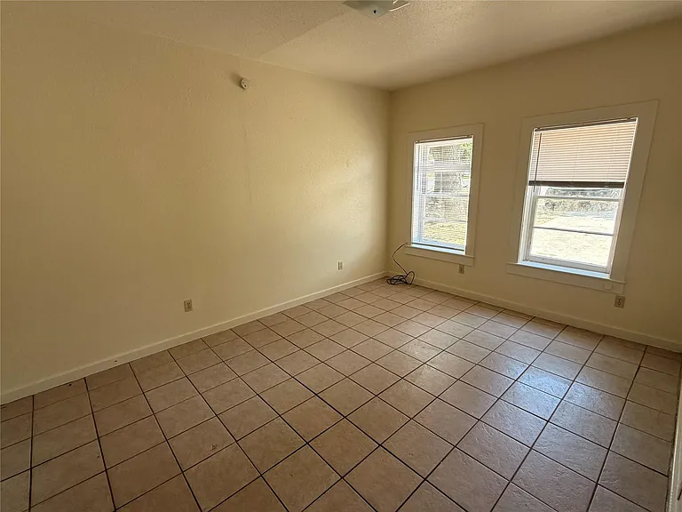 1019 Chestnut St — Photo 5