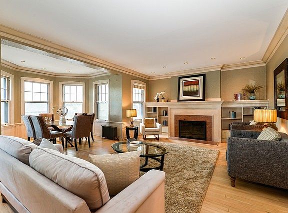 5th image of 622 W Waveland Ave #2