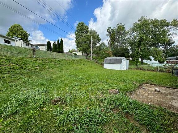 4th image of 1569 Ville Angela Ln