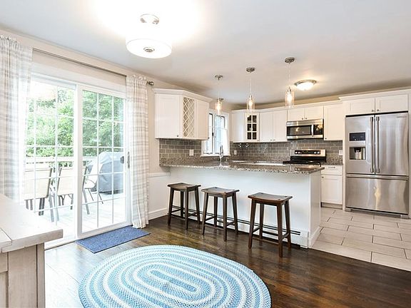 4th image of 15 Ambrose Dr