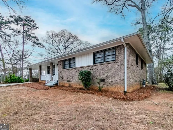 2600 Burkshire Rd, Ellenwood, GA 30294