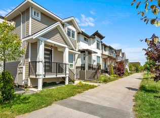 19415 70th Ave, Surrey, BC V4N1N2