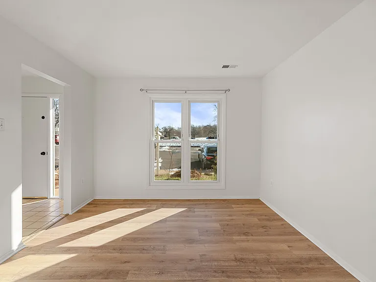 30 Carolina Ct — Photo 12
