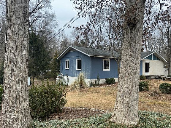 3rd image of 3225 Marie Dr