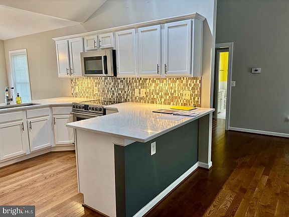 5th image of 1808 Stoneybrook Ln
