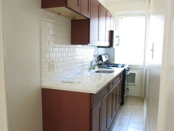 3rd image of 703 W 184th St APT A