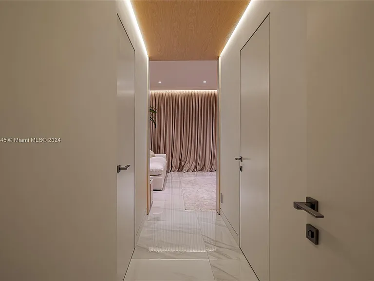 19115 Fisher Island Dr #19115 — Photo 24