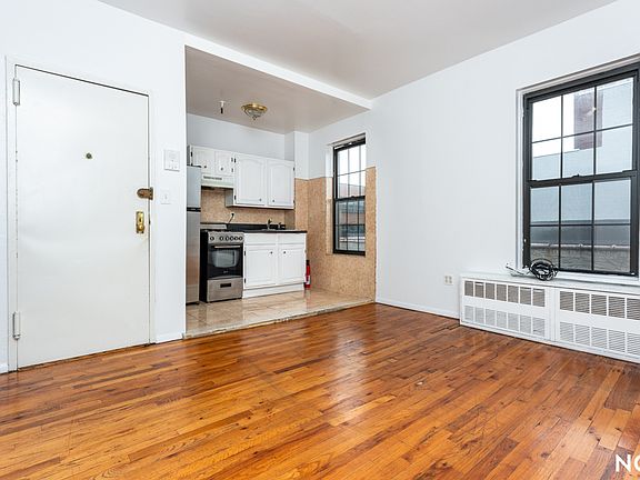 2nd image of 670 4th Ave #5