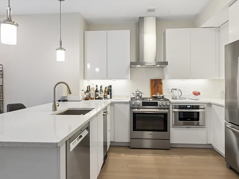 121 Portland St #707 — Photo 9