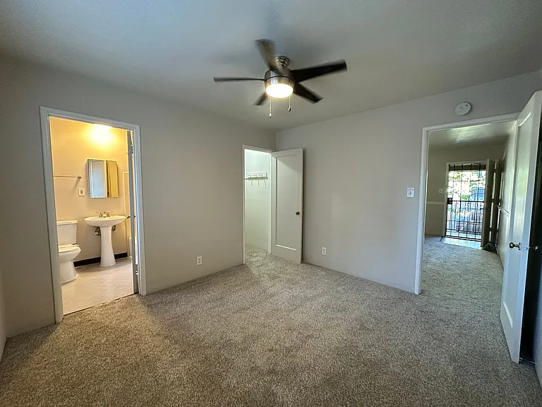 2508 L Street Classic Midtown Living — Photo 46