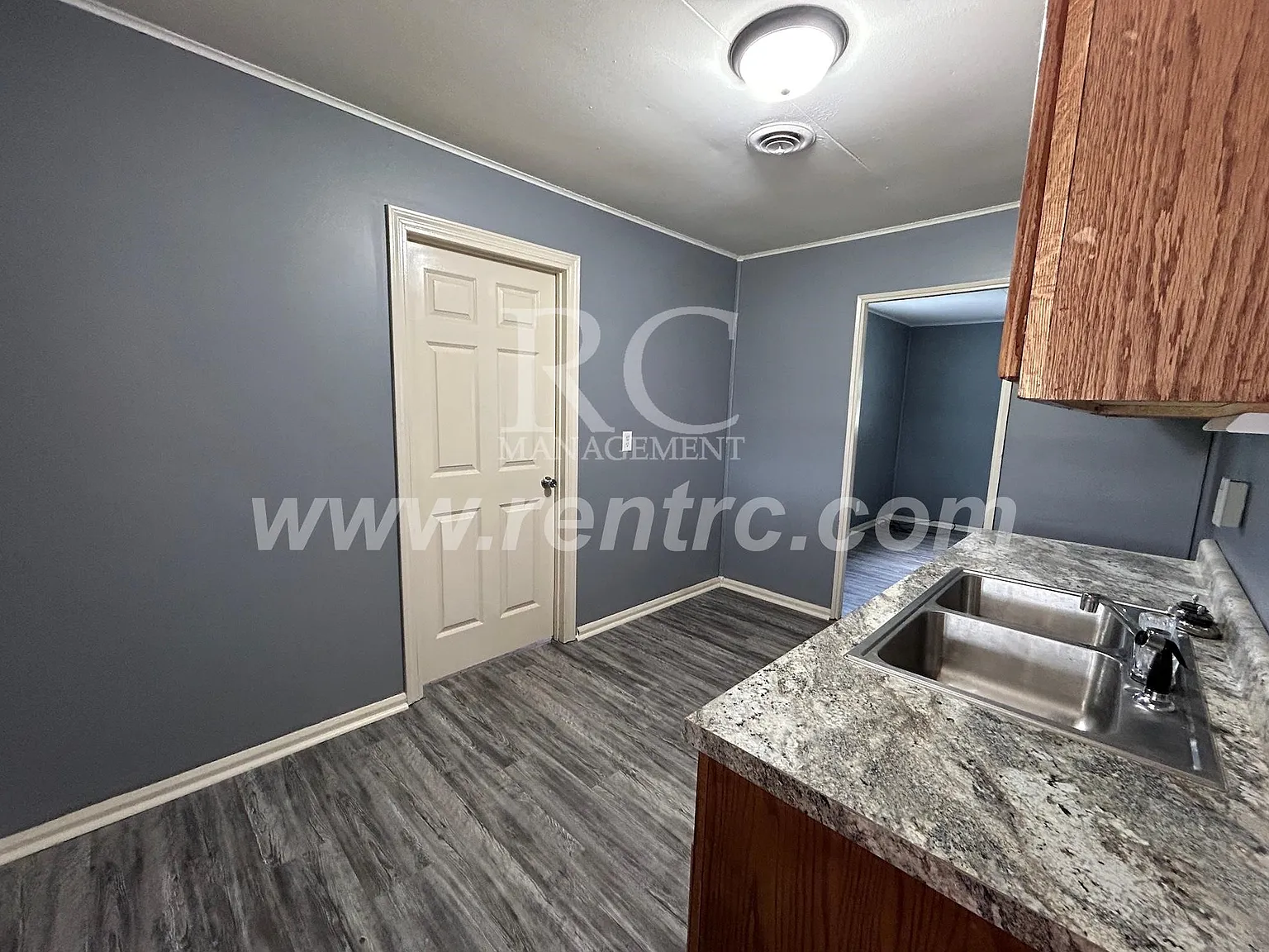 3 bed, 990 sqft, $1,050 — Photo 3