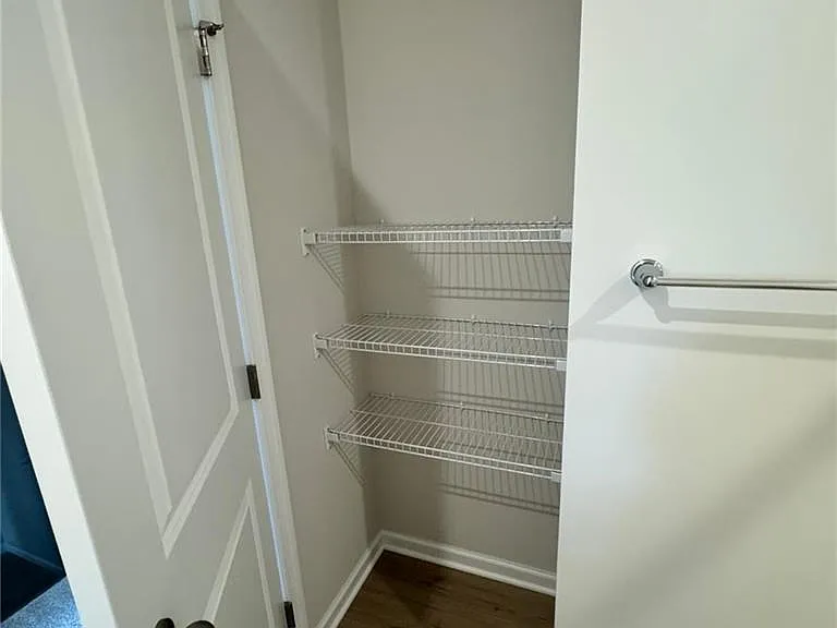 4034 Hemlock Ct — Photo 35