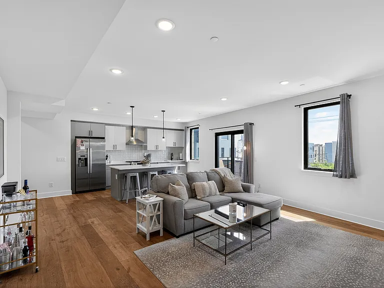 1801 Fairmount Ave #303 — Photo 6