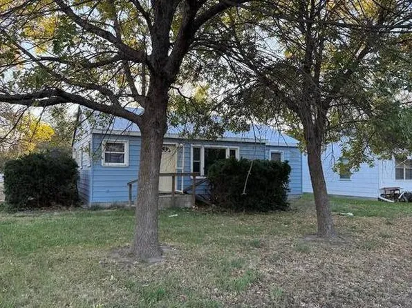 812 9th St, Arapahoe, NE 68922