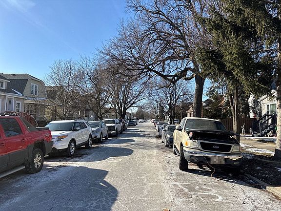 4th image of 3631 W 61st St