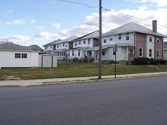 2nd image of 130 N Walnut St